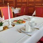 Erbprinzenpalais فندق 3*
