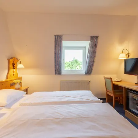 埃尔普林兹宫殿酒店 3* 韦尼格罗德