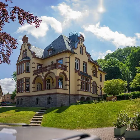 Erbprinzenpalais 3*