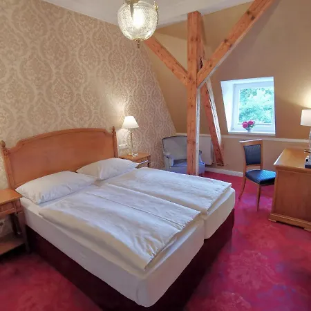 埃尔普林兹宫殿酒店